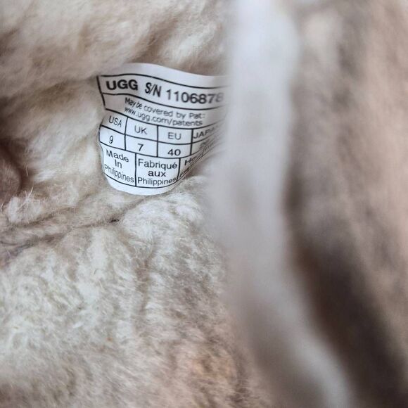 UGG - Picture 7 of 8